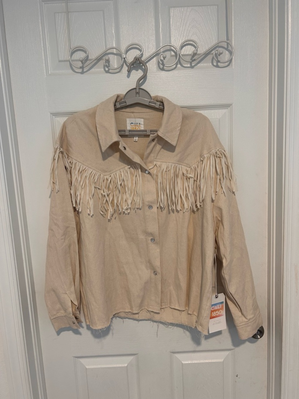 CALI 1850 Cream Button-Up Jacket with Fringe Raw Hem. Cotton Size L